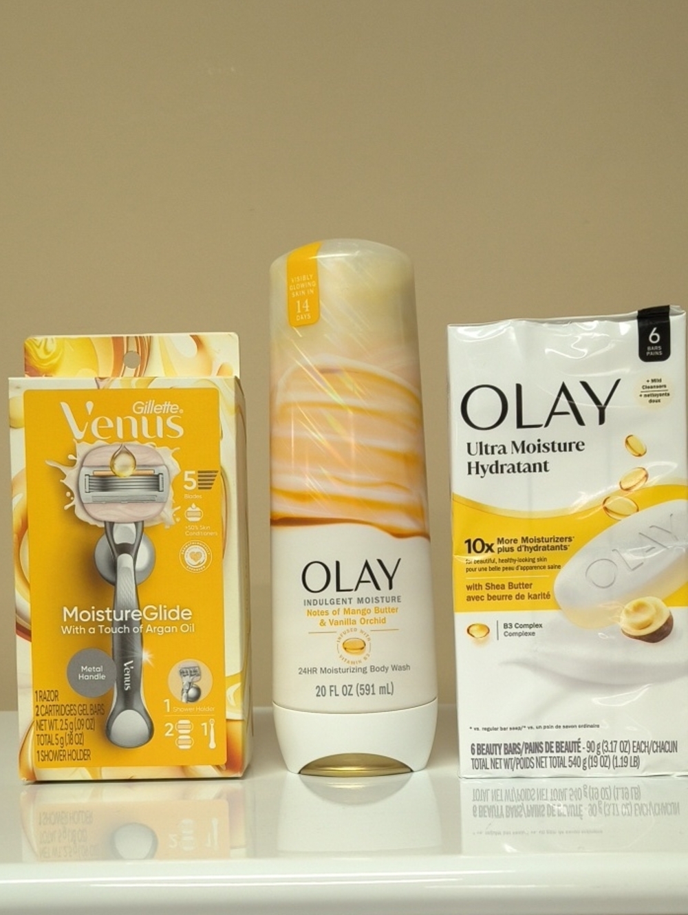 OLAY Indulgent Moisture Body Wash in Cream and Yellow